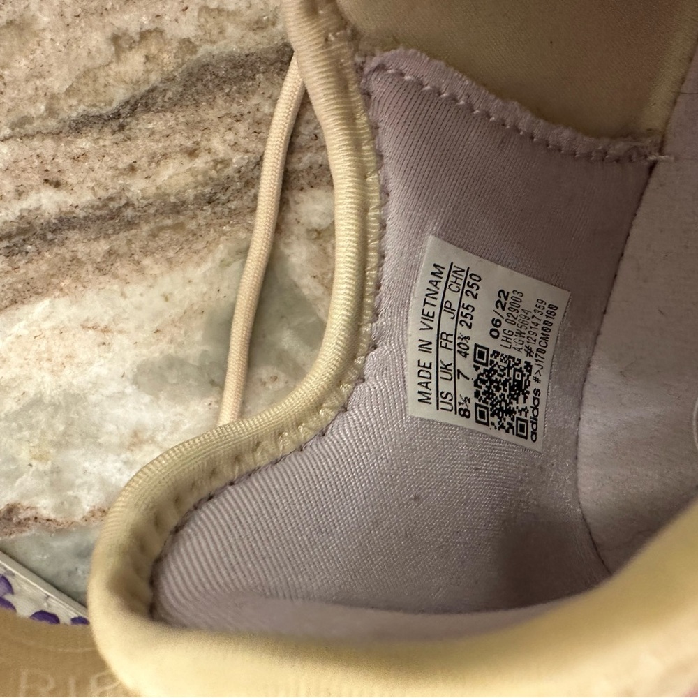 Adidas NMD_R1 Wonder White/Wonder White/Purple Tint GW5694 Women's 8.5 - Picture 5 of 5
